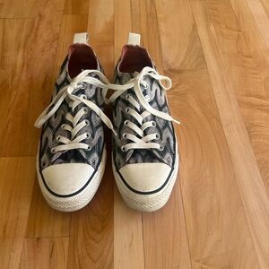 size women’s 8.5 multi-patterned low top converse